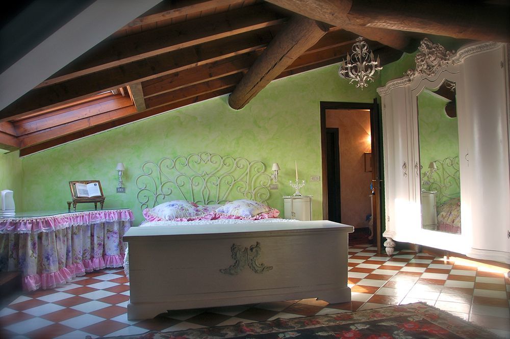 B And B Della Mimosa Desenzano del Garda Exterior foto